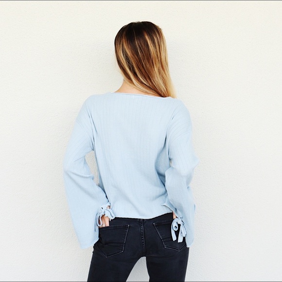 Blue Sweater - Picture 4 of 4